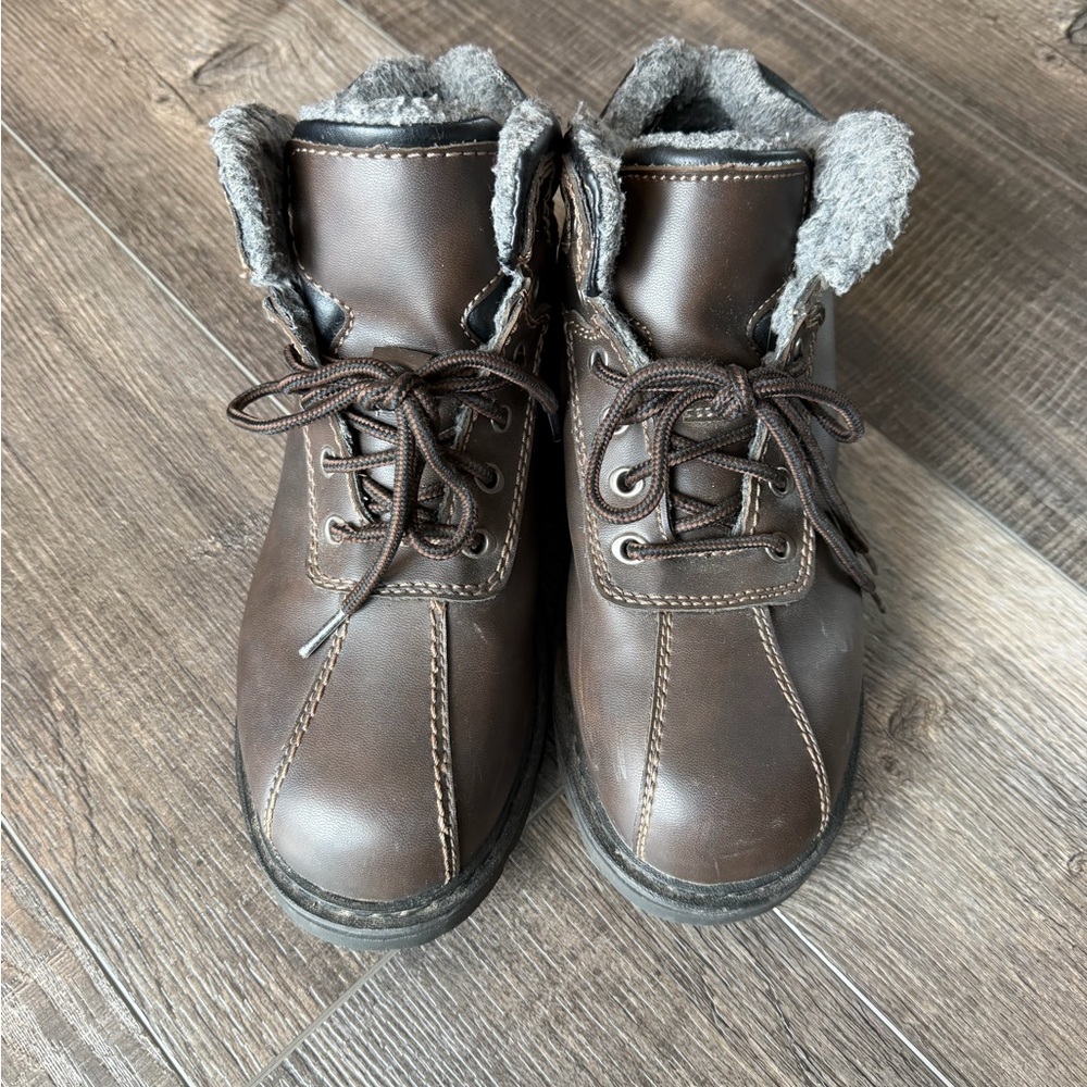 Men's Rugged Outback Boots 8 1/2 Work Thermolite Waterproof Oil/Skid Resist